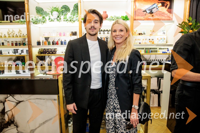  Bojan Cvjetićanin, Joker Out;  Tjaša  Železnik, igralkaGoldfield & Banks v Ikoni: predstavitev nove dišave Tales of Amber