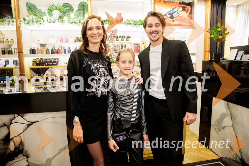  ... ;  ... ;  Bojan Cvjetićanin, Joker OutGoldfield & Banks v Ikoni: predstavitev nove dišave Tales of Amber