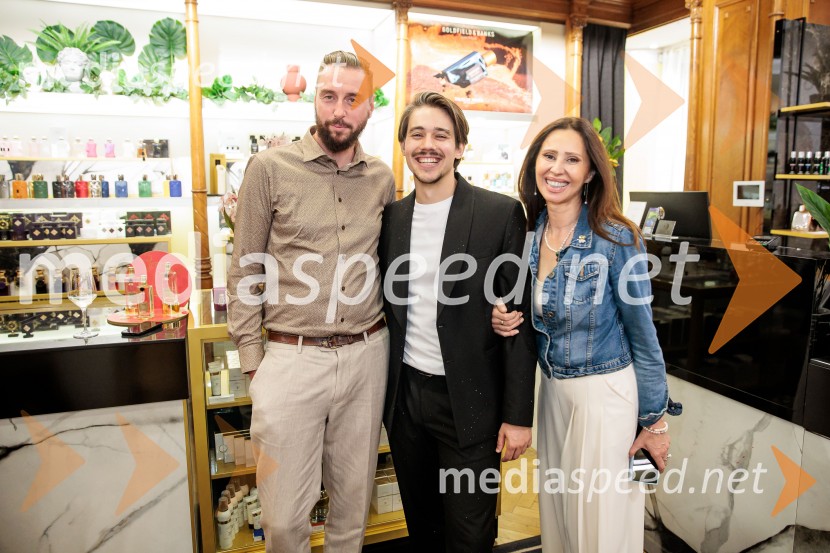  ... ;  Bojan Cvjetićanin, Joker Out;  ... Goldfield & Banks v Ikoni: predstavitev nove dišave Tales of Amber