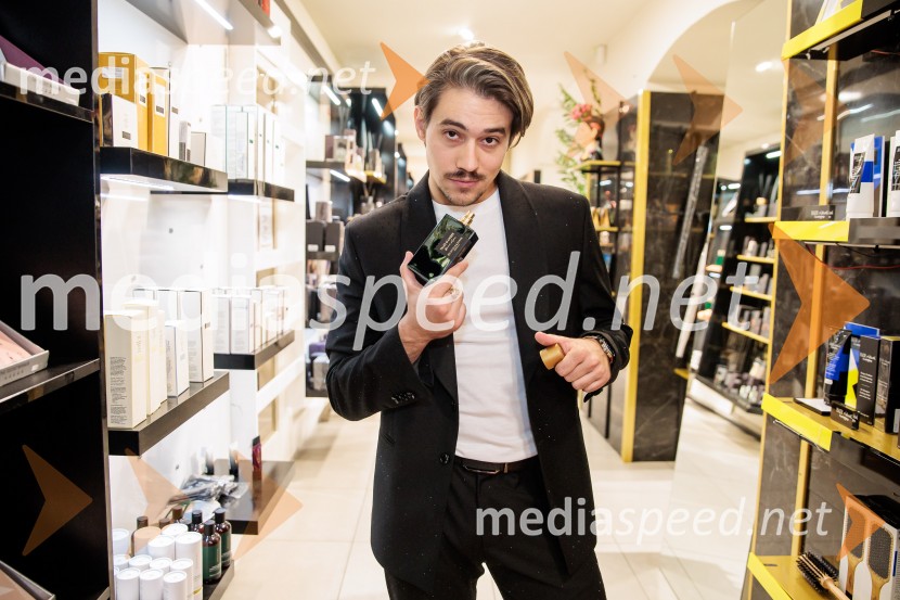  Bojan Cvjetićanin, Joker OutGoldfield & Banks v Ikoni: predstavitev nove dišave Tales of Amber