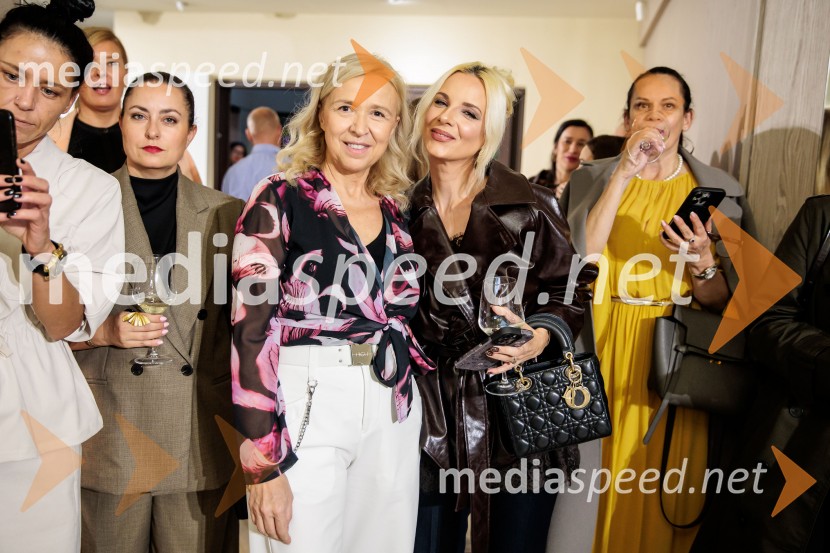  ... ;  ... ;  ... ;  ... ;  Jasna Vale, Instagram ikona;  Pika  Zrim, urednica spletnega portala citylife.si in modna vplivnicaGoldfield & Banks v Ikoni: predstavitev nove dišave Tales of Amber