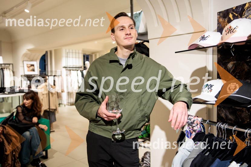  Anže Lanišek, smučarski skakalecGoldfield & Banks v Ikoni: predstavitev nove dišave Tales of Amber