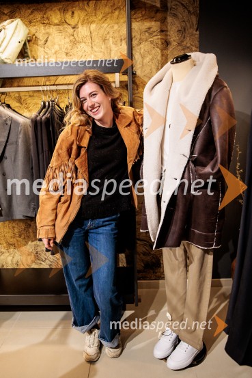  Mila Peršin, igralkaGoldfield & Banks v Ikoni: predstavitev nove dišave Tales of Amber