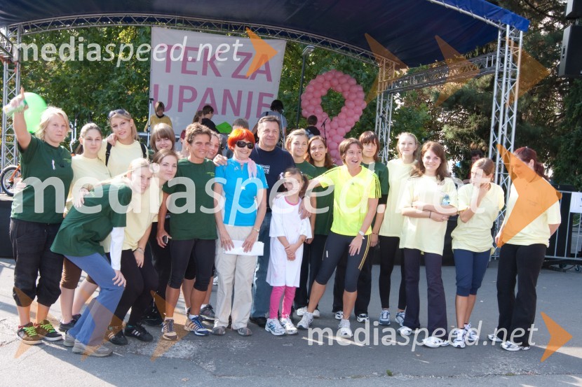 Zoran Jankovič, župan občine Ljubljana in dijaki gimnazije PoljaneTek za upanje
