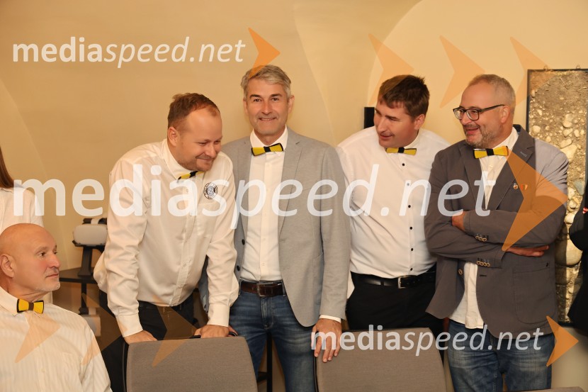  Jurij Cvitanič, Vinogradništvo Cvitanič;  Igor Domadenik, Puklavec Family wines, d.o.o.;  Robert Hafner, Vinarstvo Hafner;  Sandi  Fleisinger, Kmetija Fleisinger;  Gregor Mulec, Vinogradništvo MulecPRIHAJA PUBEC 2025: 11 let povezovanja štajerskih vinarjev – 10. salon v Mariboru, 8. v Ljubljani