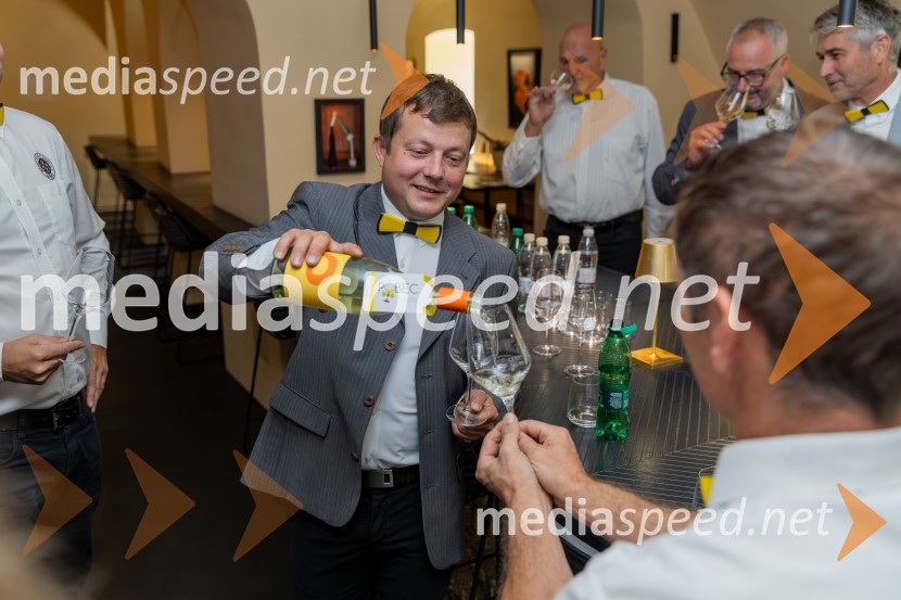  Samo Krajnc, Vino KrajncPRIHAJA PUBEC 2025: 11 let povezovanja štajerskih vinarjev – 10. salon v Mariboru, 8. v Ljubljani