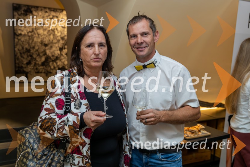  Leonida Gregorič, vodja laboratorija, Kmetijsko gozdarski zavod Maribor;  Matija  Jagrič, Hiša vin EminoPRIHAJA PUBEC 2025: 11 let povezovanja štajerskih vinarjev – 10. salon v Mariboru, 8. v Ljubljani