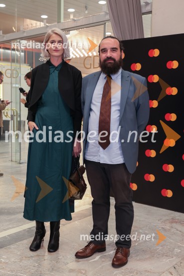  Hana Ramujkić, kostumografka;   Jure Novak, generalni direktor, Cankarjev domKraljevi škotski orkester s simfonijo emocij, v Cankarjevem domu