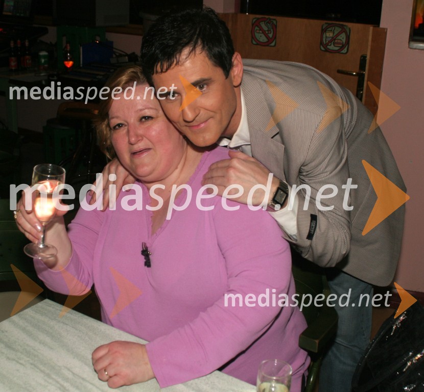 Stojan Auer in njegova odvetnica Stanka Firm GavezPeta noč, snemanje oddaje televizije Net TV Mariborr