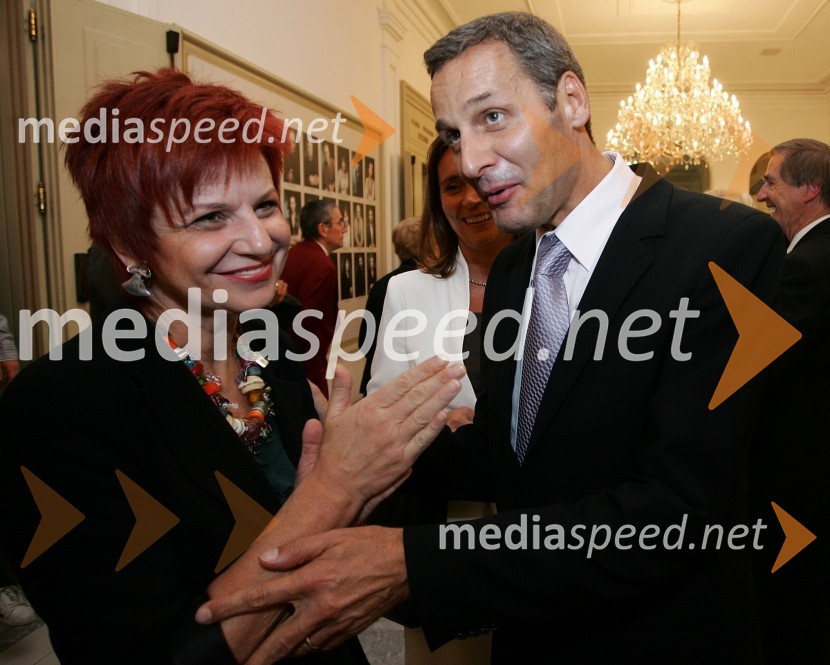 Majda Širca, ministrica za kulturo, Suzana Žilič Fišer, predavateljica na študijski smeri Medijske komunikacije na FERI Univerze v Mariboru in Danilo Rošker, direktor SNG Maribor90 let Slovenskega narodnega gledališča Maribor