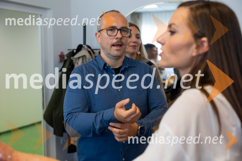  Simon Šketa, ljubiteljski kuhar, urednik portala SKETA.si;  ... Lesaffre predstavil nove inovativne mešanice za kruh