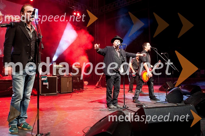 Grega Skočir, pevec skupine Big Foot Mama, Peter Lovšin, pevec in ...Peter Lovšin z gosti, koncert