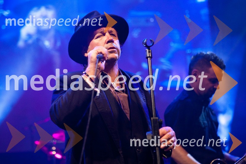 Peter Lovšin, pevecPeter Lovšin z gosti, koncert