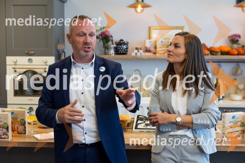  Marko Pulko, direktor, Lesaffre Slovenija;  Neža Jus, vodja marketinga, Lesaffre SlovenijaLesaffre predstavil nove inovativne mešanice za kruh