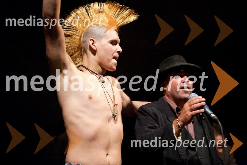 ... in Peter Lovšin, pevecPeter Lovšin z gosti, koncert