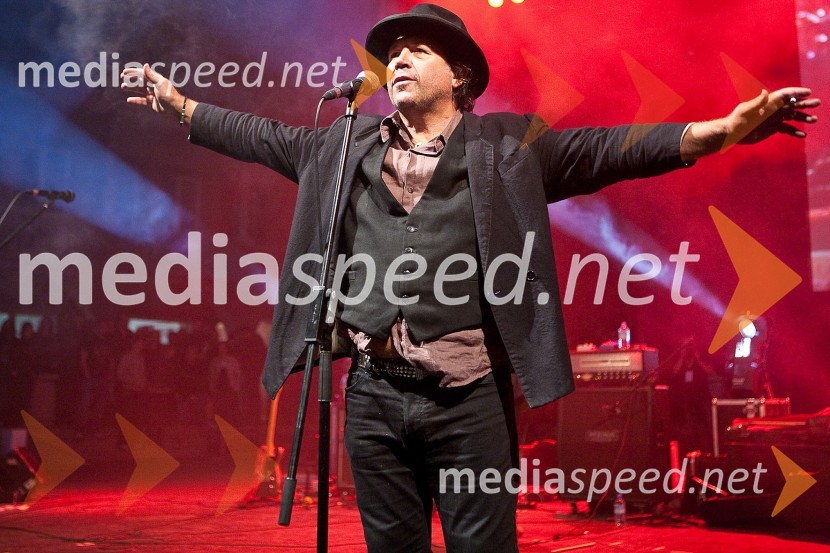 Peter Lovšin, pevecPeter Lovšin z gosti, koncert