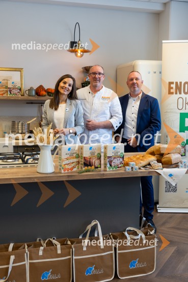 Neža Jus, vodja marketinga, Lesaffre Slovenija;  Dominik Ocvirk, tehnolog, Lasaffre;  Marko Pulko, direktor, Lesaffre SlovenijaLesaffre predstavil nove inovativne mešanice za kruh
