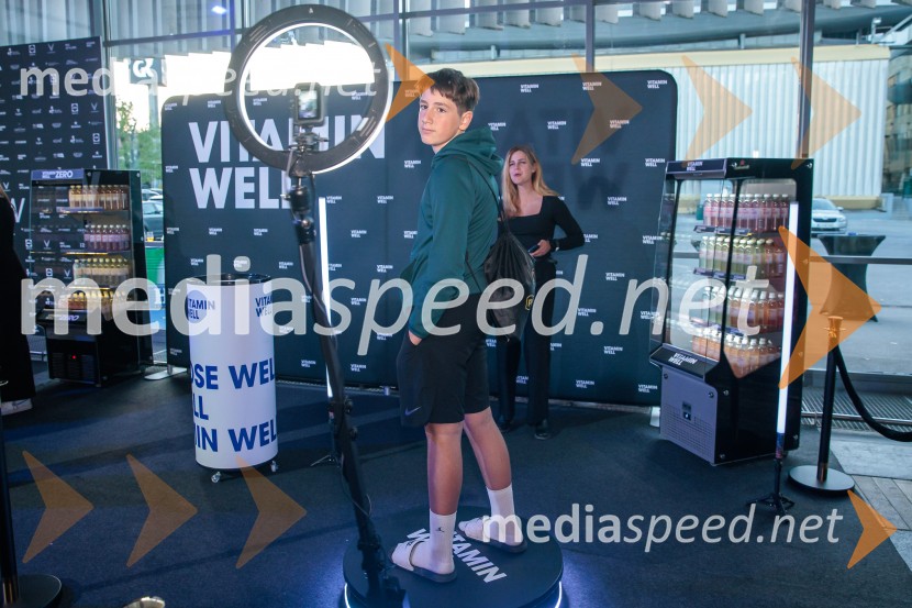 Fashion Week 2025 odprl svoja vrata z navdihujočim prvim dnem modnih revij