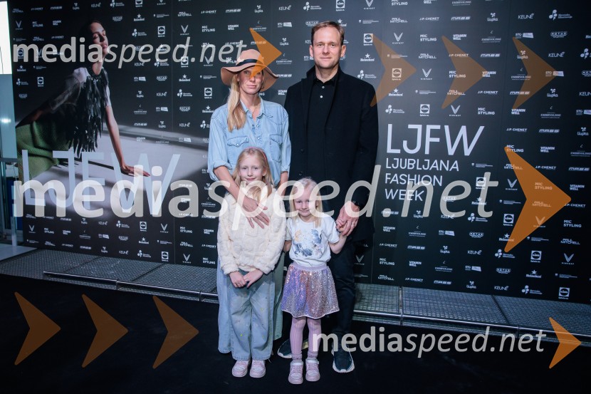 Fashion Week 2025 odprl svoja vrata z navdihujočim prvim dnem modnih revij