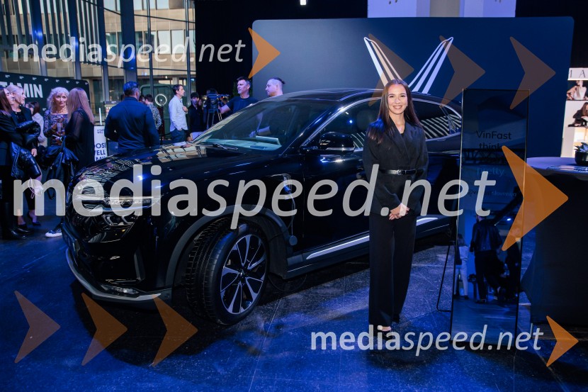 Fashion Week 2025 odprl svoja vrata z navdihujočim prvim dnem modnih revij