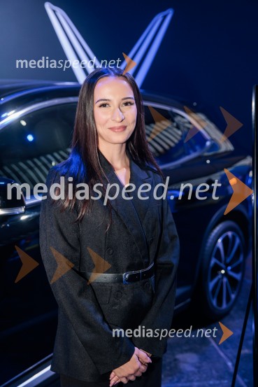 Fashion Week 2025 odprl svoja vrata z navdihujočim prvim dnem modnih revij