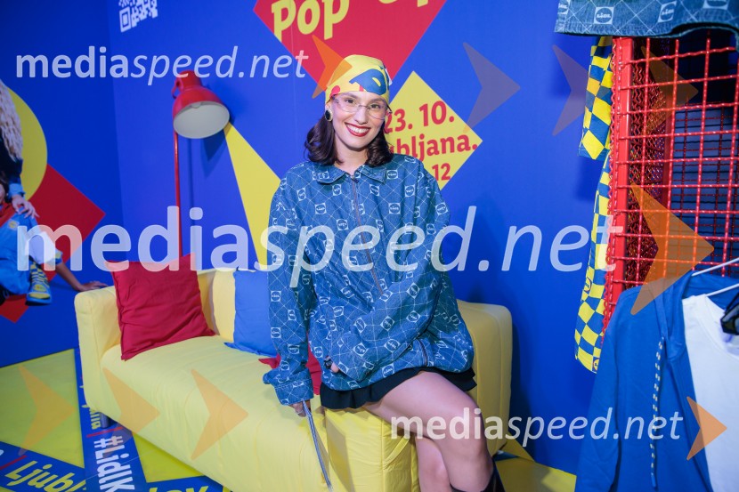  Rebecca Gliha, spletna vplivnicaFashion Week 2025 odprl svoja vrata z navdihujočim prvim dnem modnih revij