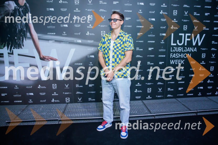  Katka  Bogataj, vplivnicaFashion Week 2025 odprl svoja vrata z navdihujočim prvim dnem modnih revij