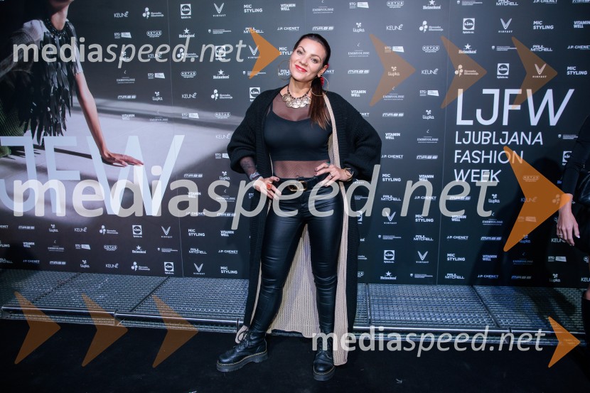  Tjaša Perko, kaskaderka in blogerkaFashion Week 2025 odprl svoja vrata z navdihujočim prvim dnem modnih revij