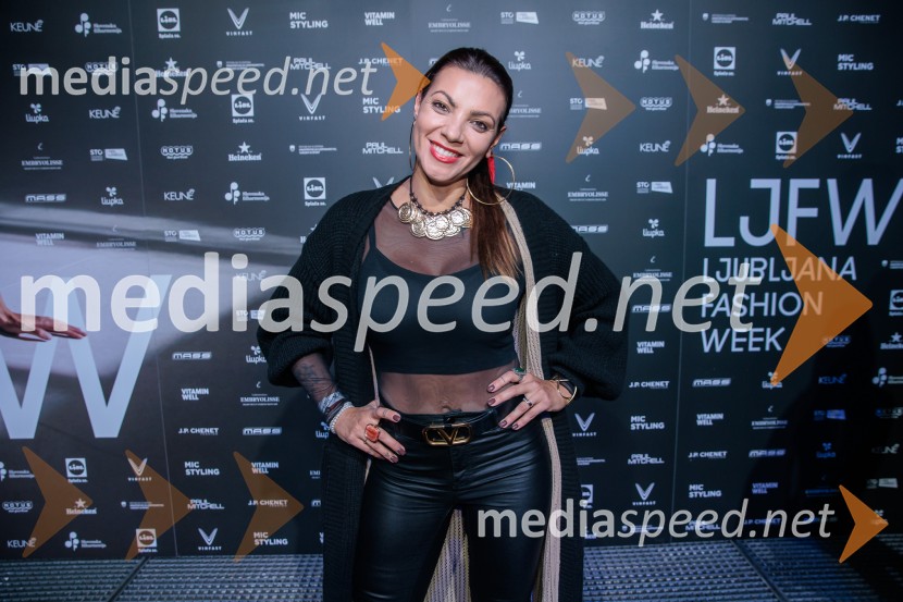  Tjaša Perko, kaskaderka in blogerkaFashion Week 2025 odprl svoja vrata z navdihujočim prvim dnem modnih revij