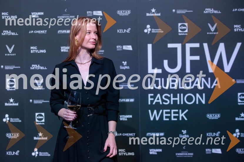  Klara Eva KukovičičFashion Week 2025 odprl svoja vrata z navdihujočim prvim dnem modnih revij