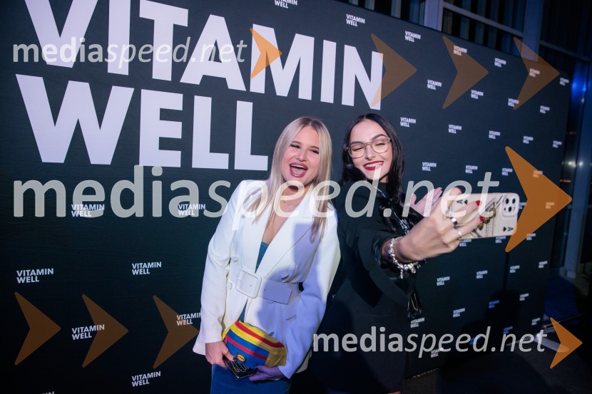  Ula Ložar, pevka;  ... Fashion Week 2025 odprl svoja vrata z navdihujočim prvim dnem modnih revij