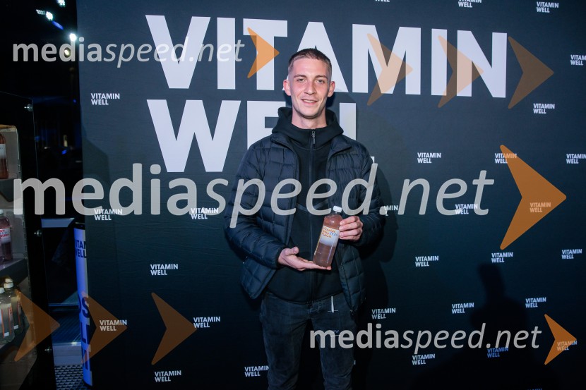 Fashion Week 2025 odprl svoja vrata z navdihujočim prvim dnem modnih revij