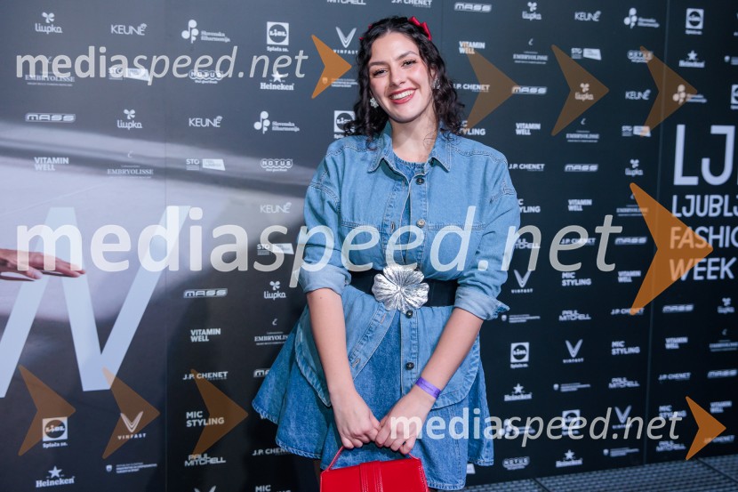  Teja MuhičFashion Week 2025 odprl svoja vrata z navdihujočim prvim dnem modnih revij