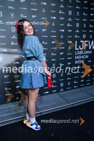  Teja MuhičFashion Week 2025 odprl svoja vrata z navdihujočim prvim dnem modnih revij