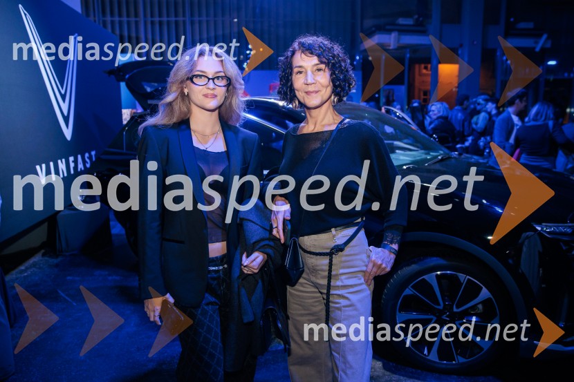  ... ;  Zlata Zavašnik, SensFashion Week 2025 odprl svoja vrata z navdihujočim prvim dnem modnih revij