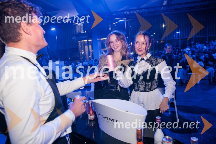 Fashion Week 2025 odprl svoja vrata z navdihujočim prvim dnem modnih revij