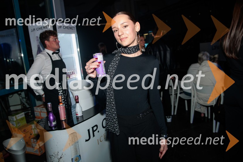 Fashion Week 2025 odprl svoja vrata z navdihujočim prvim dnem modnih revij