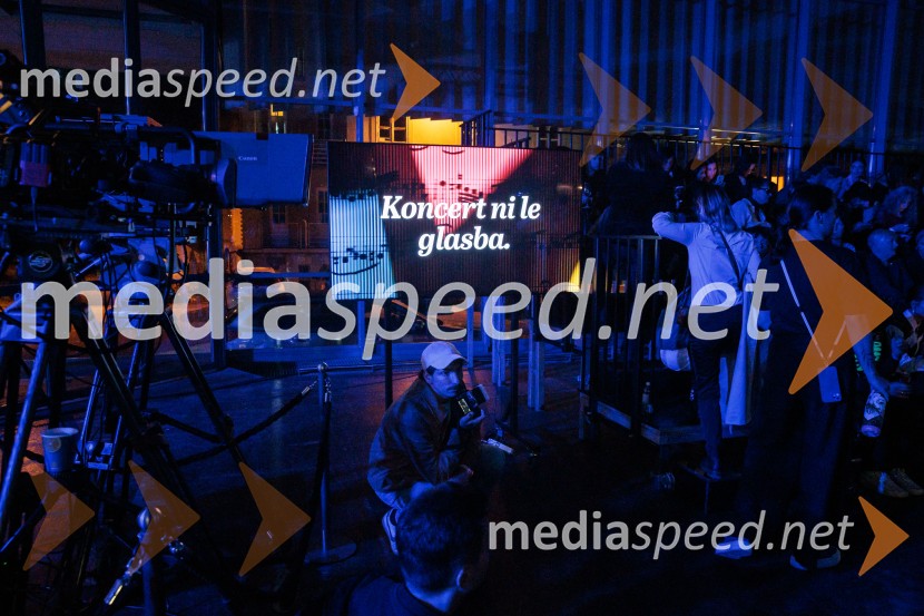 Fashion Week 2025 odprl svoja vrata z navdihujočim prvim dnem modnih revij