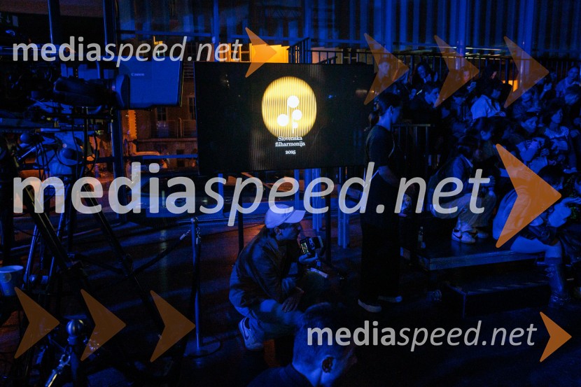 Fashion Week 2025 odprl svoja vrata z navdihujočim prvim dnem modnih revij