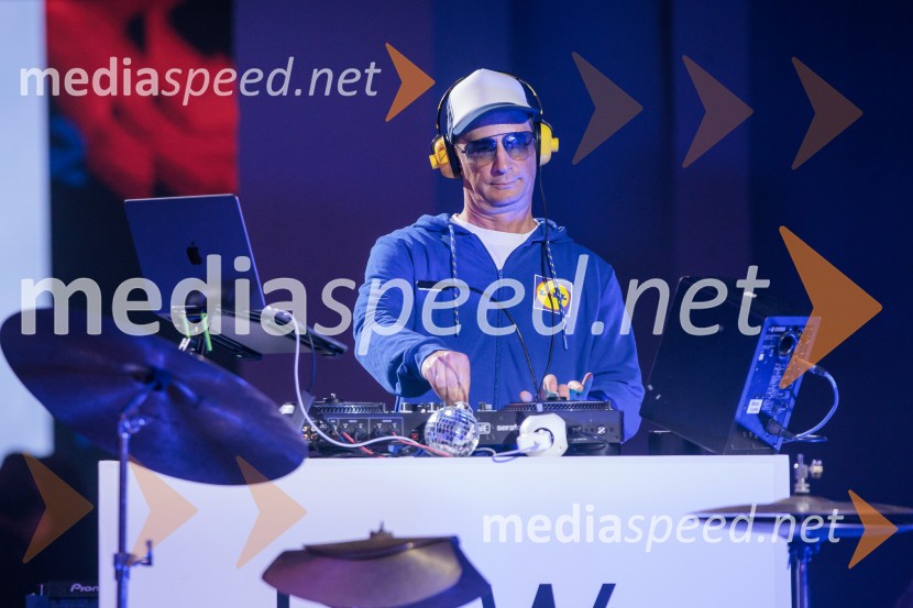 Fashion Week 2025 odprl svoja vrata z navdihujočim prvim dnem modnih revij