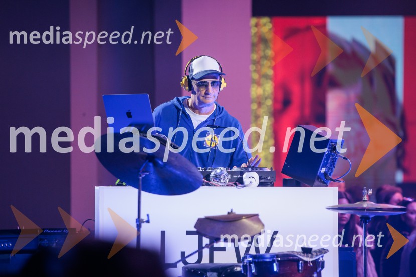 Fashion Week 2025 odprl svoja vrata z navdihujočim prvim dnem modnih revij