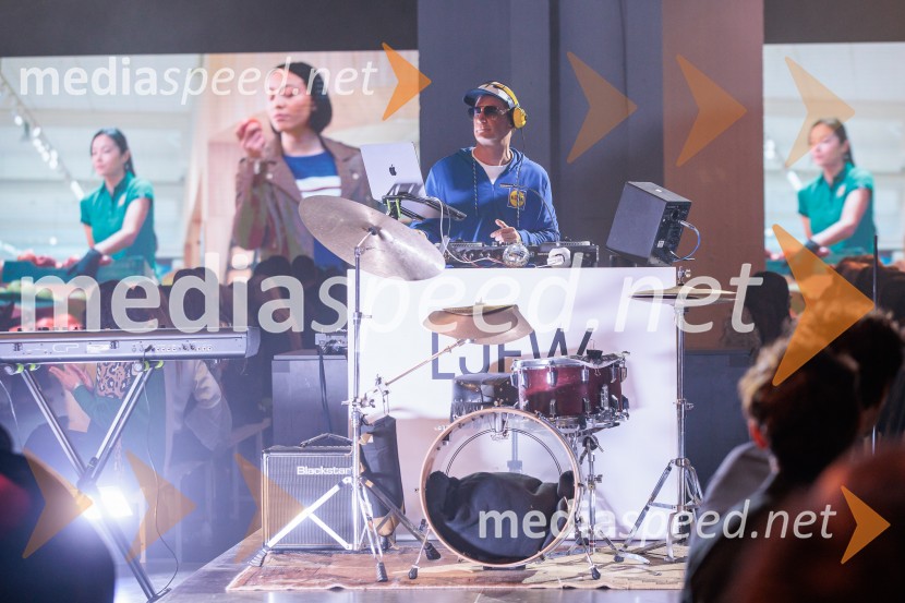 Fashion Week 2025 odprl svoja vrata z navdihujočim prvim dnem modnih revij