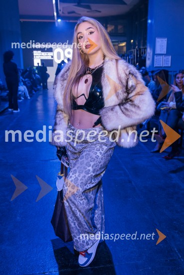  Urša  Koser, fitneserka, osebna trenerka, ustvarjalka vsebinFashion Week 2025 odprl svoja vrata z navdihujočim prvim dnem modnih revij