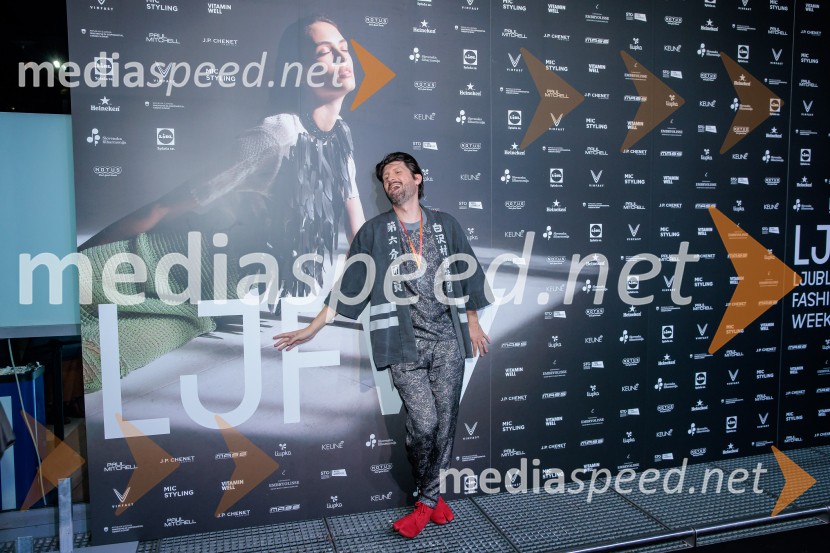   Tomaž MihelčičFashion Week 2025 odprl svoja vrata z navdihujočim prvim dnem modnih revij