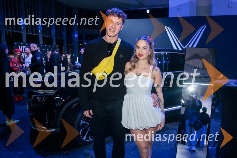 Fashion Week 2025 odprl svoja vrata z navdihujočim prvim dnem modnih revij