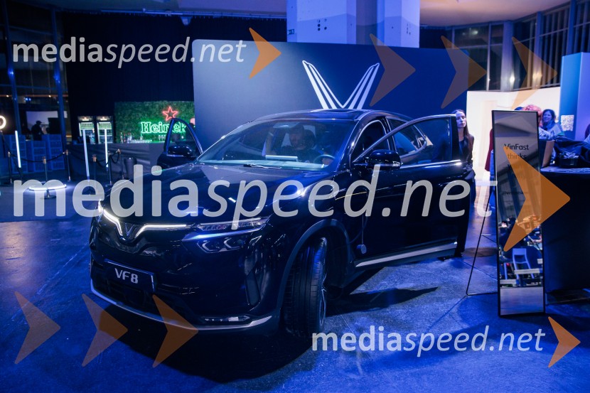 Fashion Week 2025 odprl svoja vrata z navdihujočim prvim dnem modnih revij