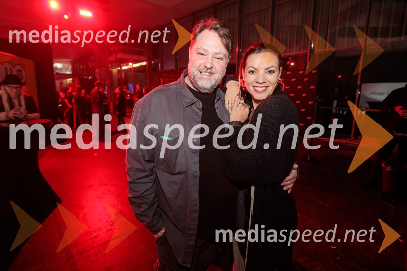  ... ;  Tjaša Perko, kaskaderka in blogerkaFashion Week 2025 odprl svoja vrata z navdihujočim prvim dnem modnih revij