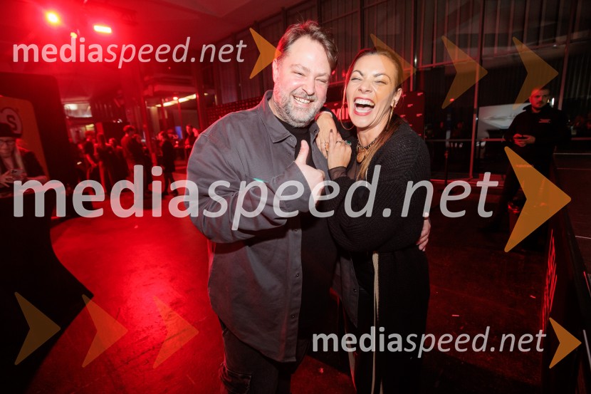  ... ;  Tjaša Perko, kaskaderka in blogerkaFashion Week 2025 odprl svoja vrata z navdihujočim prvim dnem modnih revij