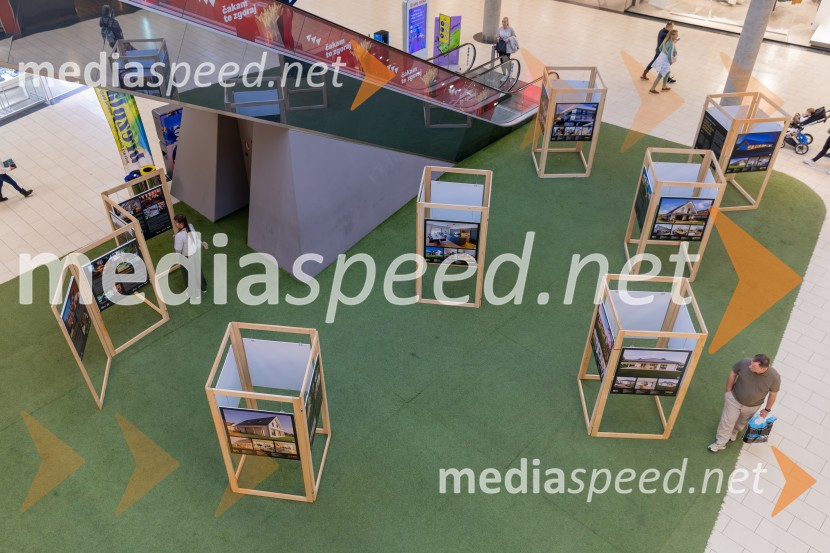 V Citycentru Celje odprli razstavo »Bivanje z lesom – SLOWOODLIFE«: slovenske zgodbe trajnostne gradnje in dizajna