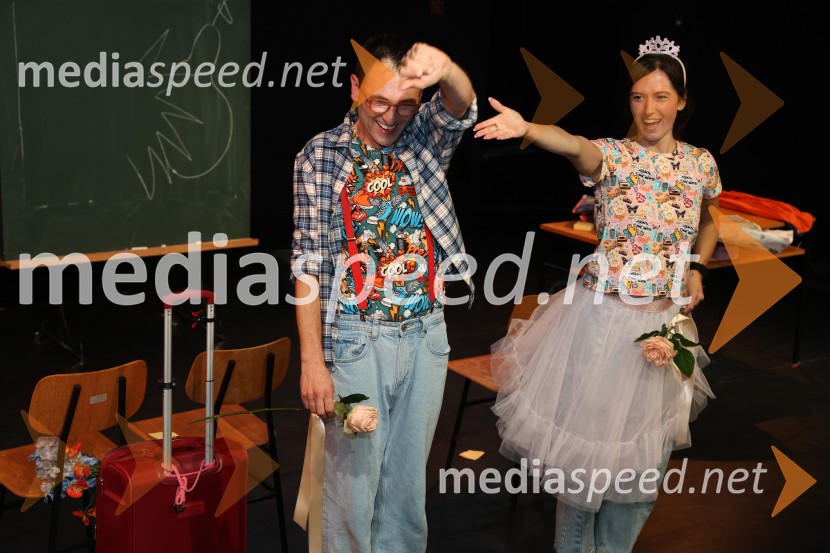  Viktor Hrvatin Meglič, igralec;  Eva Kraš, igralkaKot noč in dan, premiera otroške drame v SNG Maribor